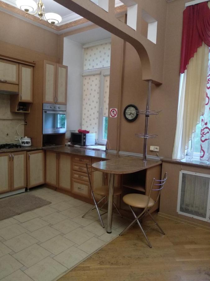 Appartamento Центр, Євгена Коновальця, 3 Lutsʼk Esterno foto