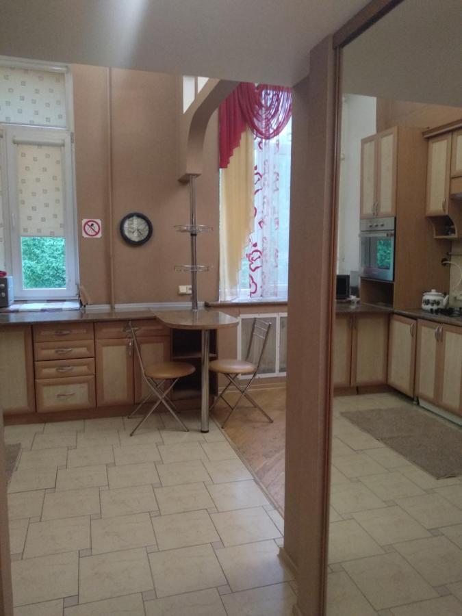 Appartamento Центр, Євгена Коновальця, 3 Lutsʼk Esterno foto