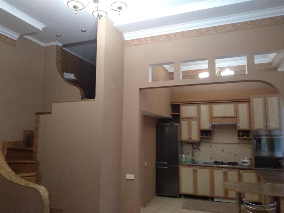 Appartamento Центр, Євгена Коновальця, 3 Lutsʼk Esterno foto